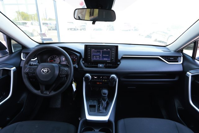 Used 2021 Toyota RAV4 LE FWD image 29