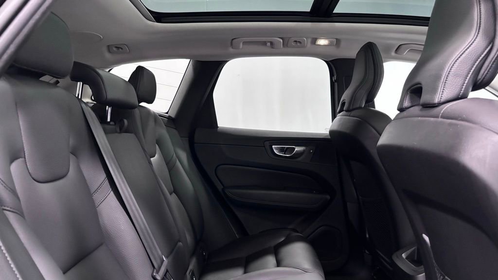 Certified 2023 Volvo XC60 B5 Plus w/ Climate Package AWD/4WD image 25