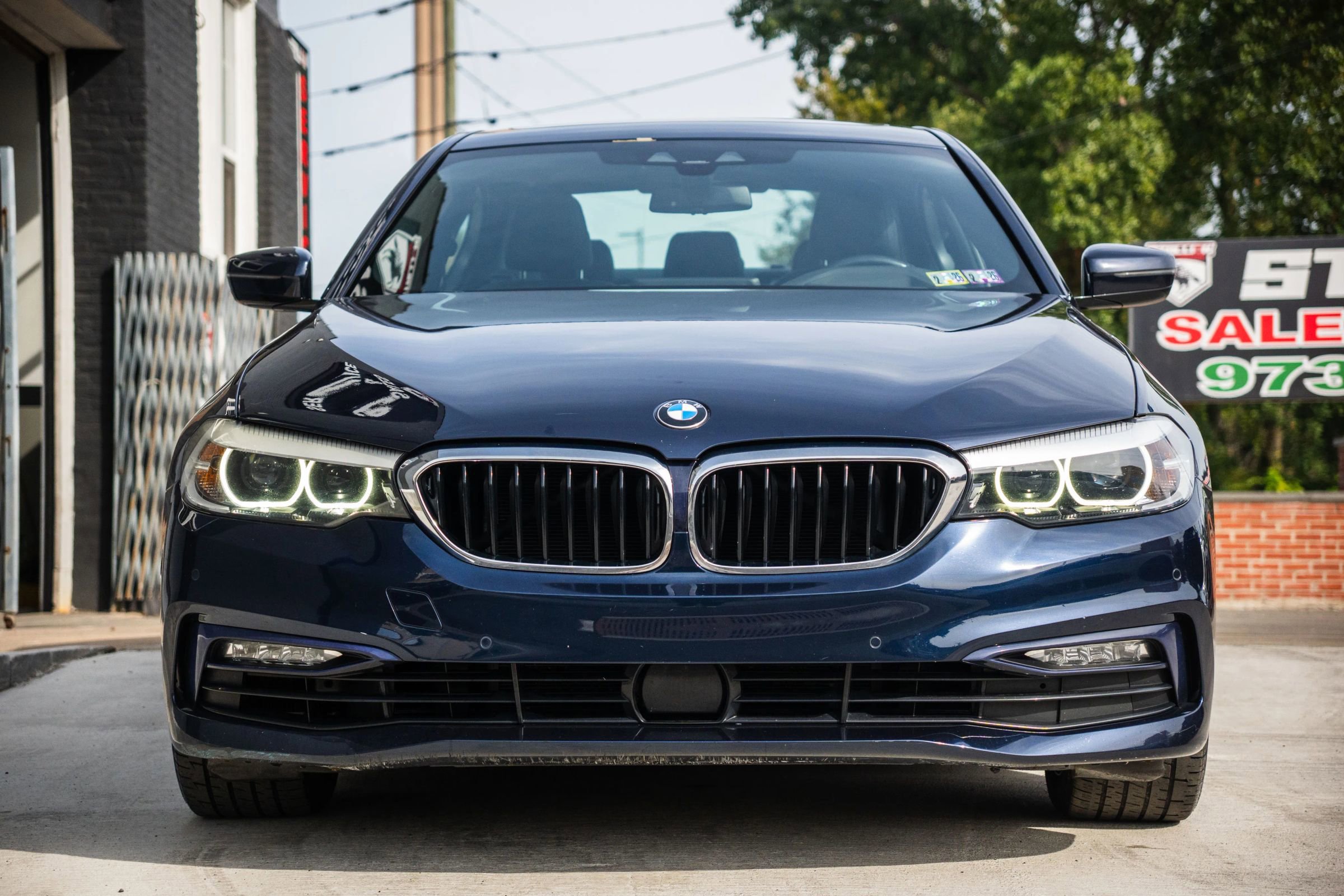 Used 2018 BMW 530i xDrive w/ Premium Package image 4