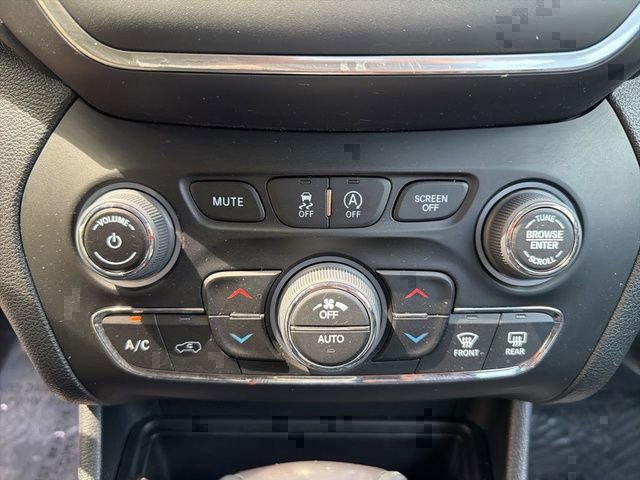 Used 2023 Jeep Cherokee Altitude Lux w/ Lux Elite Package AWD/4WD image 28
