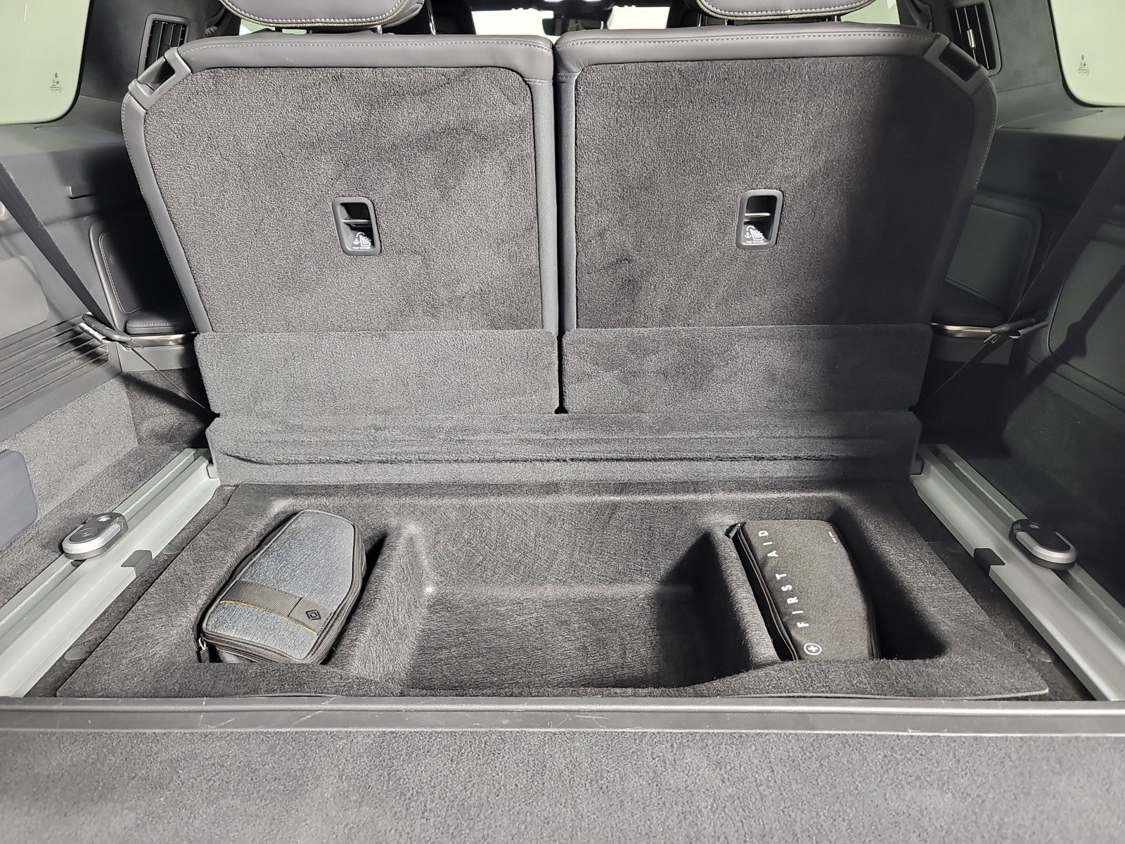 Used 2023 Rivian R1S Adventure image 27