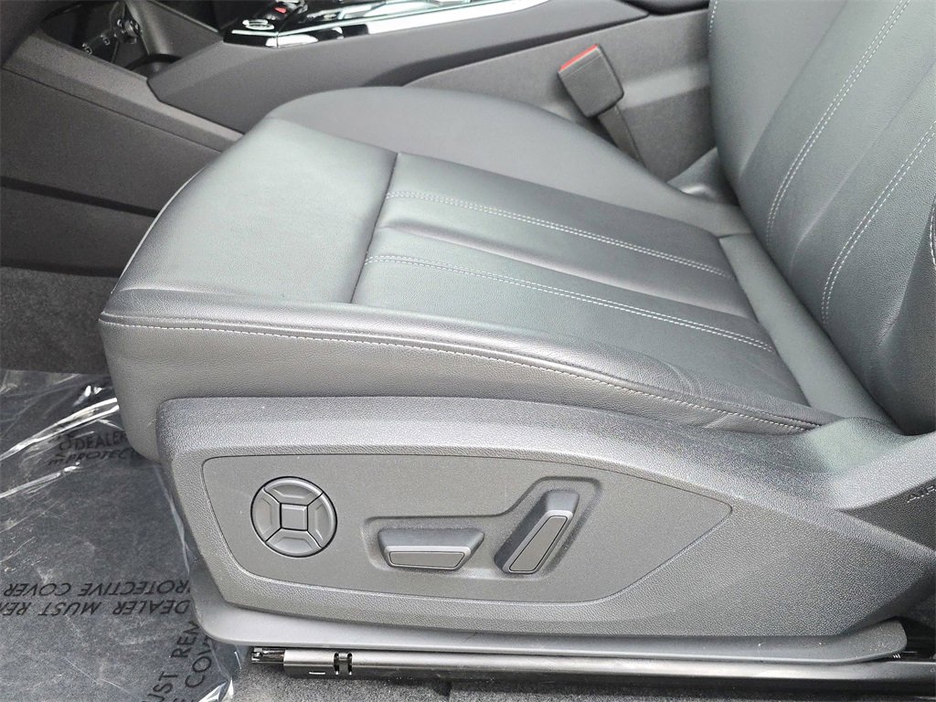 Certified 2025 Audi Q6 e-tron Premium w/ Convenience Package image 17