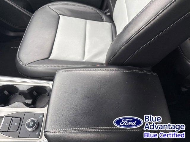 Used 2022 Ford Explorer XLT w/ Equipment Group 202A image 27