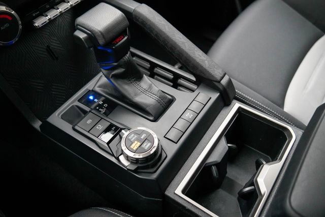 Used 2024 Toyota Tacoma TRD Off-Road AWD/4WD image 30