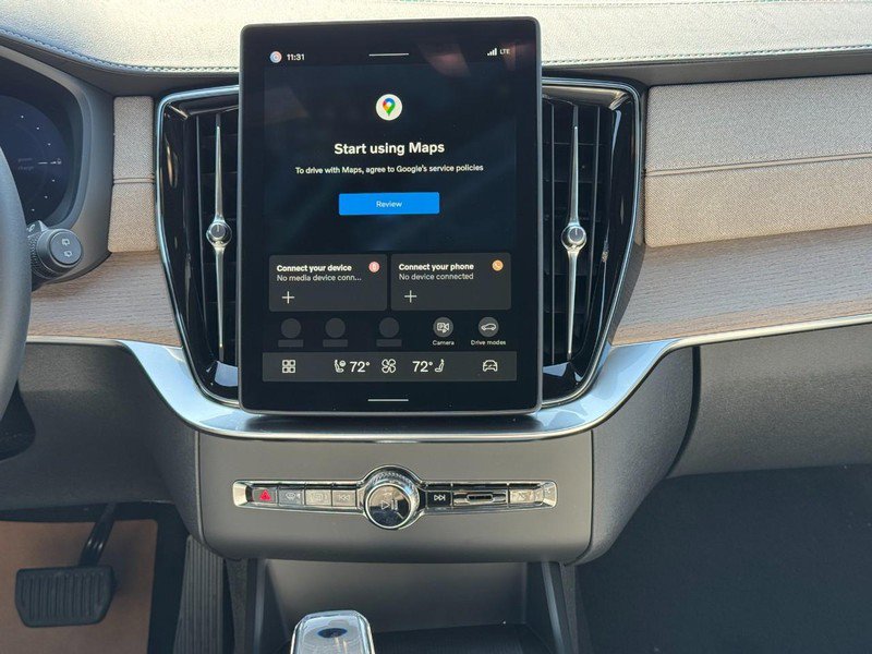 New 2026 Volvo XC90 T8 Plus w/ Protection Package Premier image 8