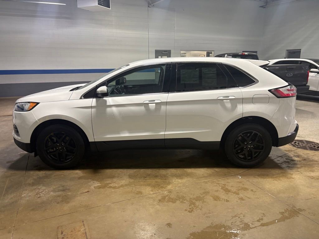 Certified 2024 Ford Edge SEL w/ Convenience Package AWD/4WD image 6
