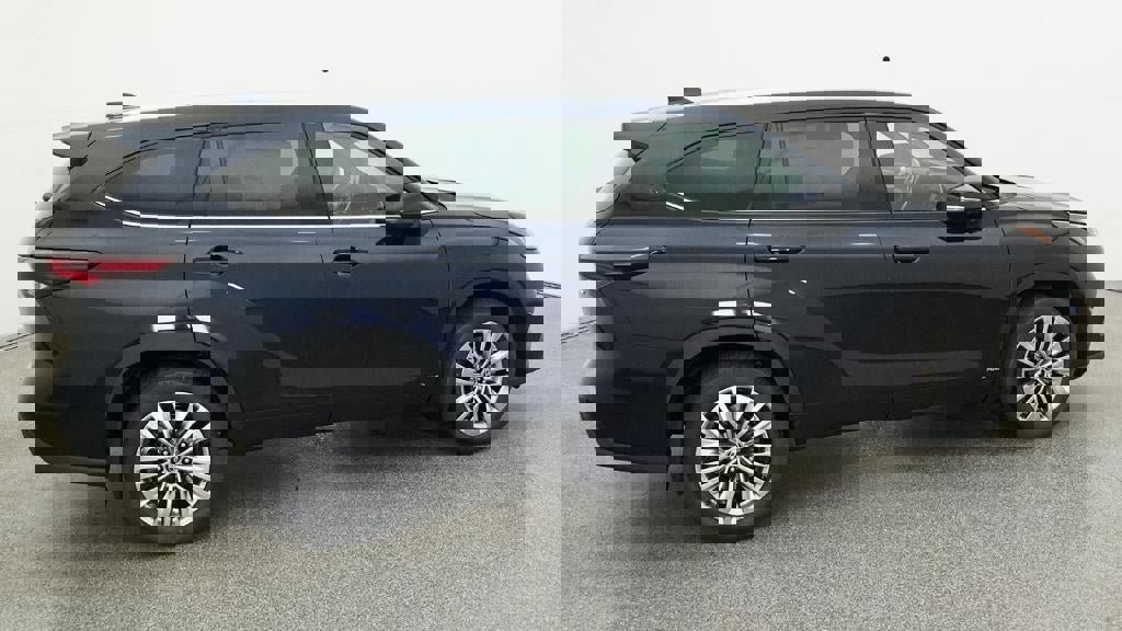 New 2026 Toyota Highlander Platinum image 10