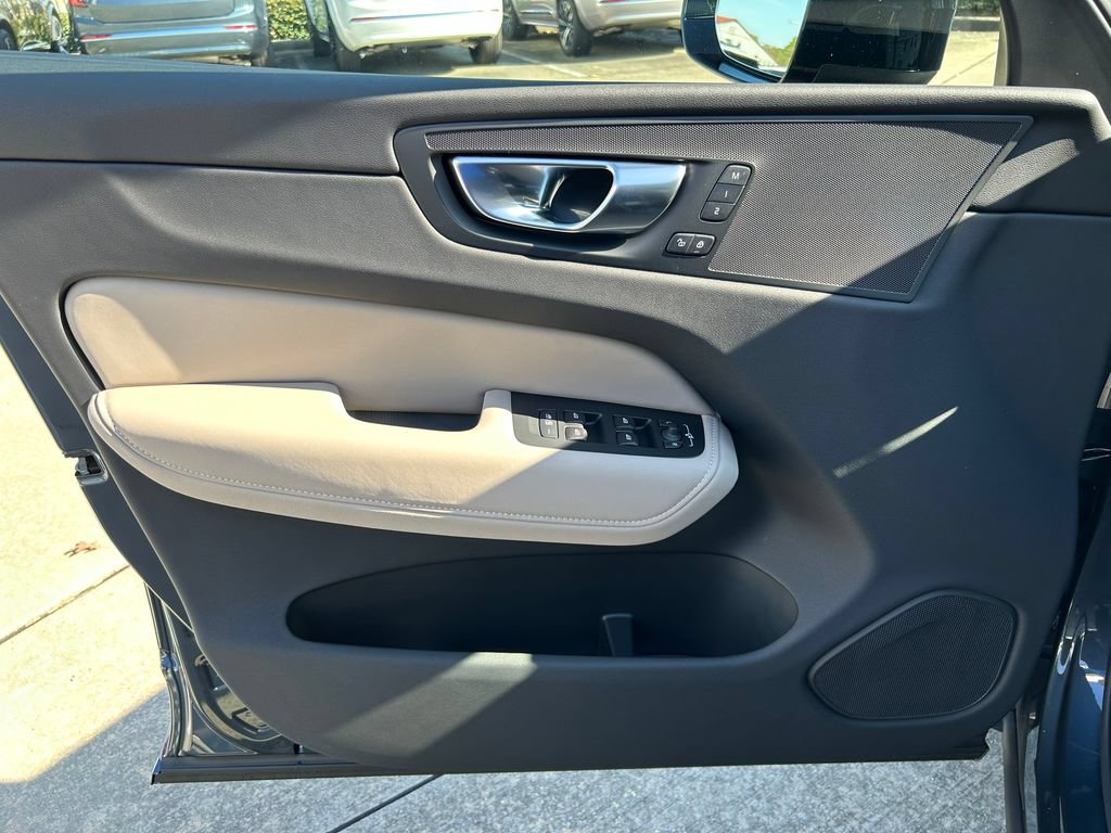 New 2026 Volvo XC60 B5 Plus w/ Climate Package AWD/4WD image 14