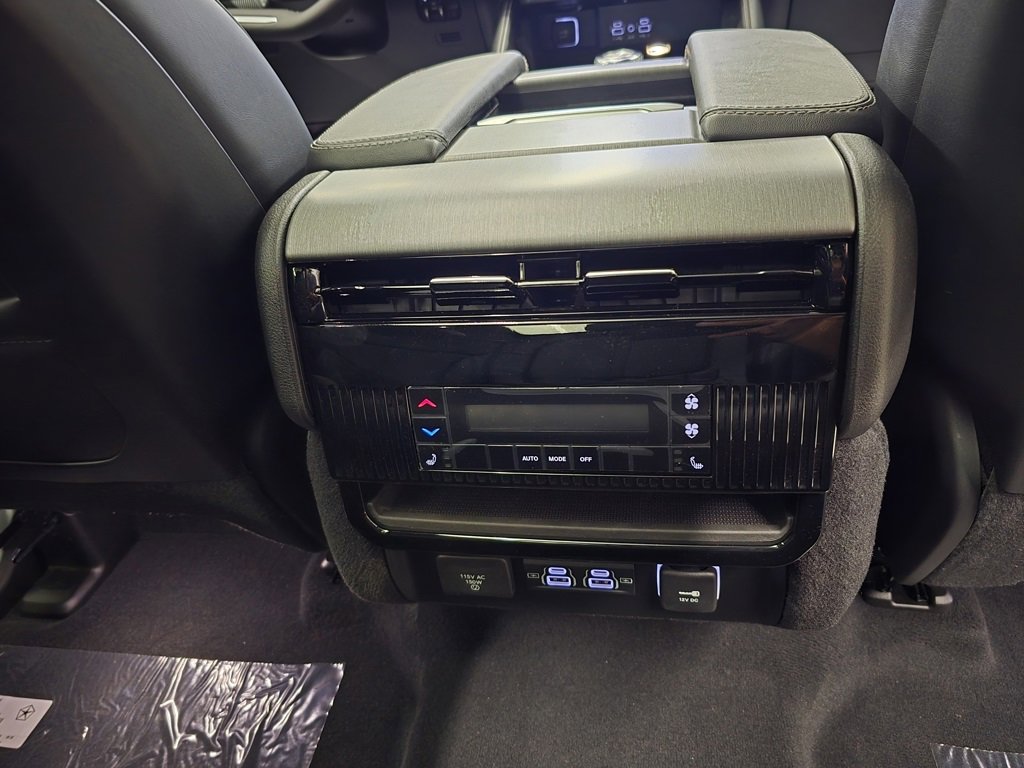 New 2025 Jeep Wagoneer L Series II w/ Premium Group I image 37