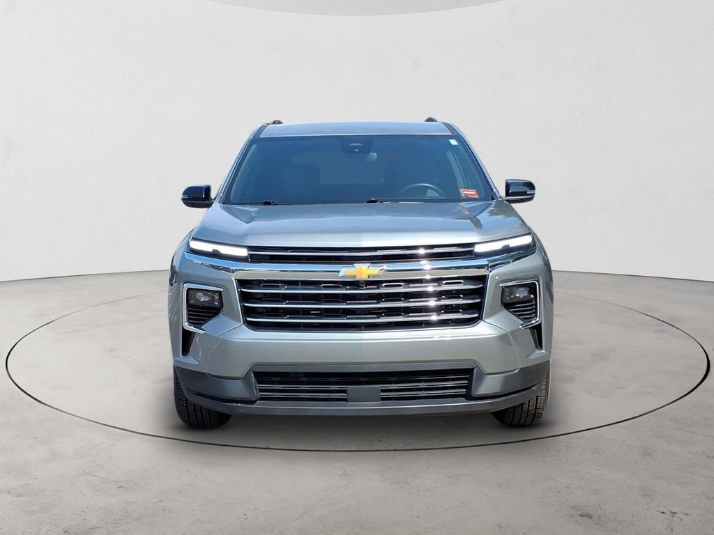 Used 2025 Chevrolet Traverse LT AWD/4WD image 2