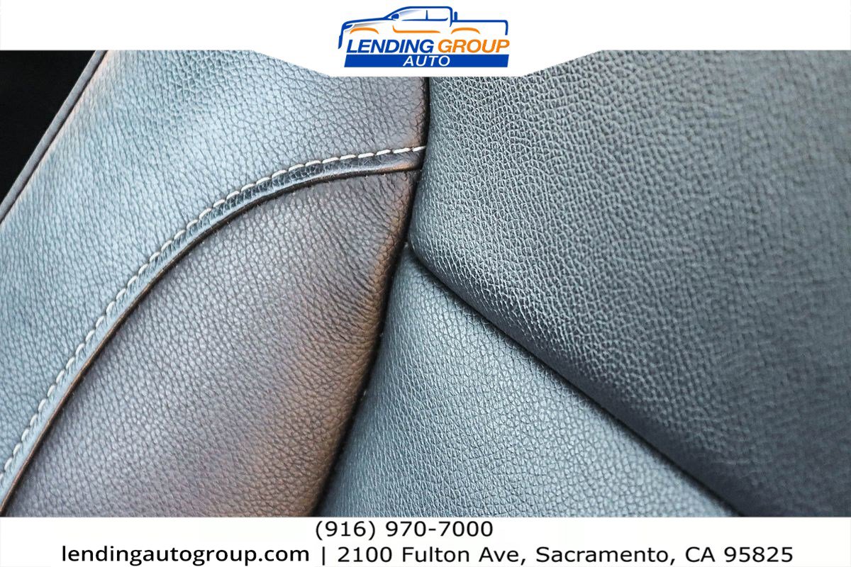 Used 2016 Chevrolet Suburban LT image 24