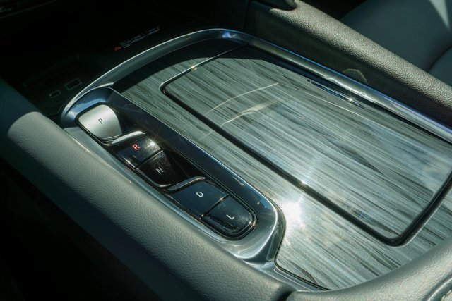 Used 2023 Buick Enclave Essence image 36