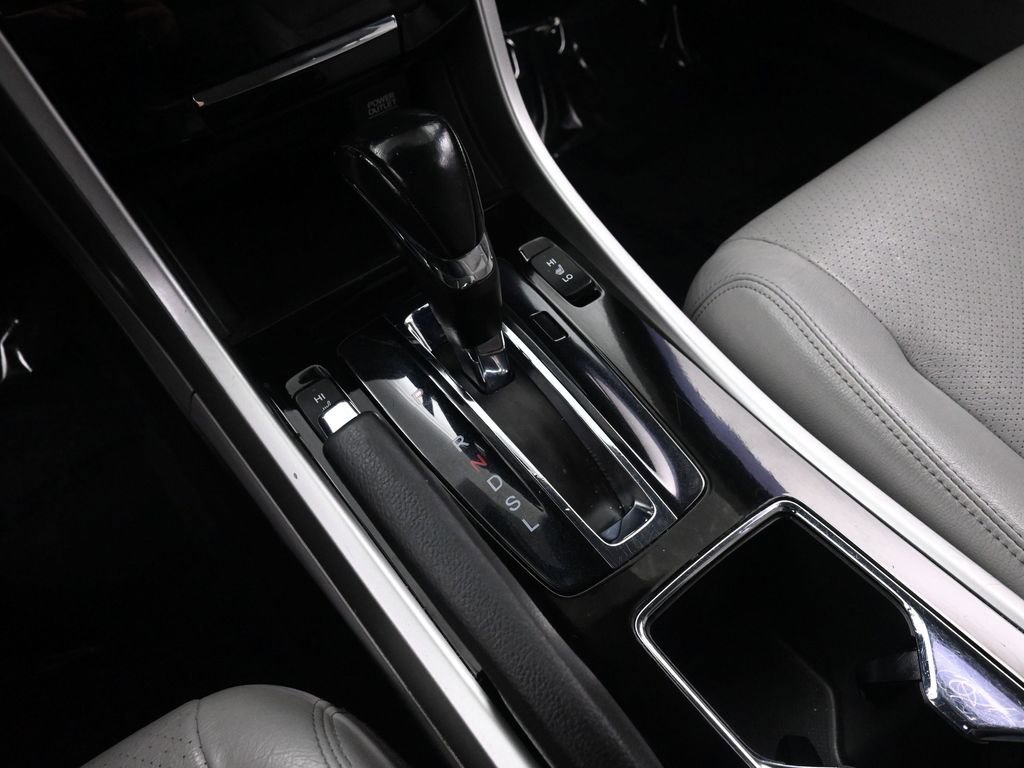 Used 2016 Honda Accord EX-L image 32