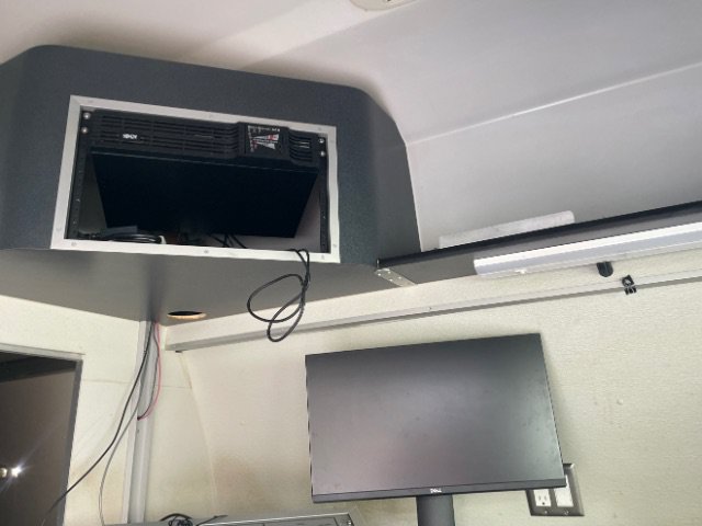 Used 2017 GMC Savana 3500 Extended RWD image 19