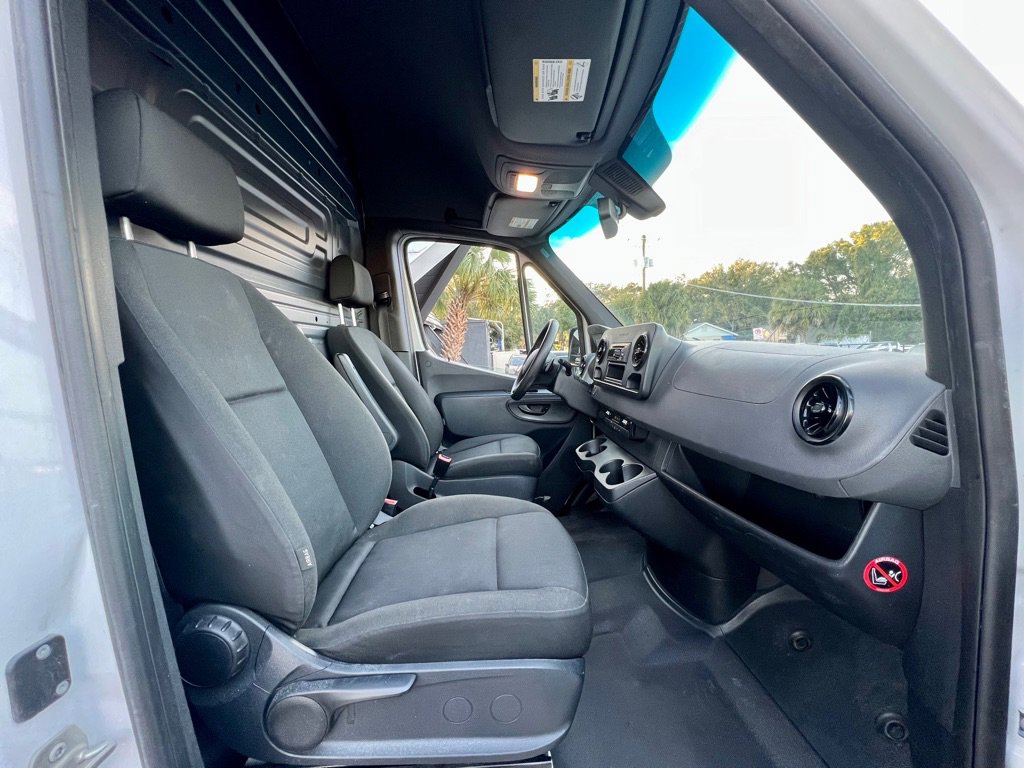Used 2019 Freightliner Sprinter 2500 image 19