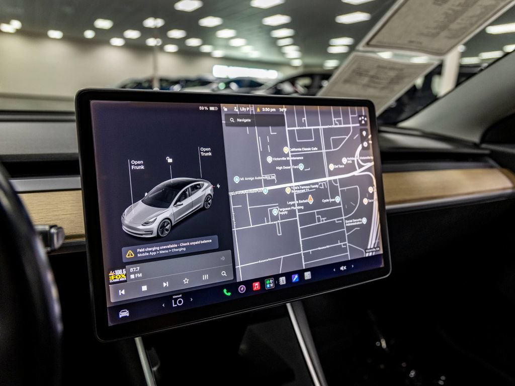Used 2018 Tesla Model 3 Mid Range RWD image 16