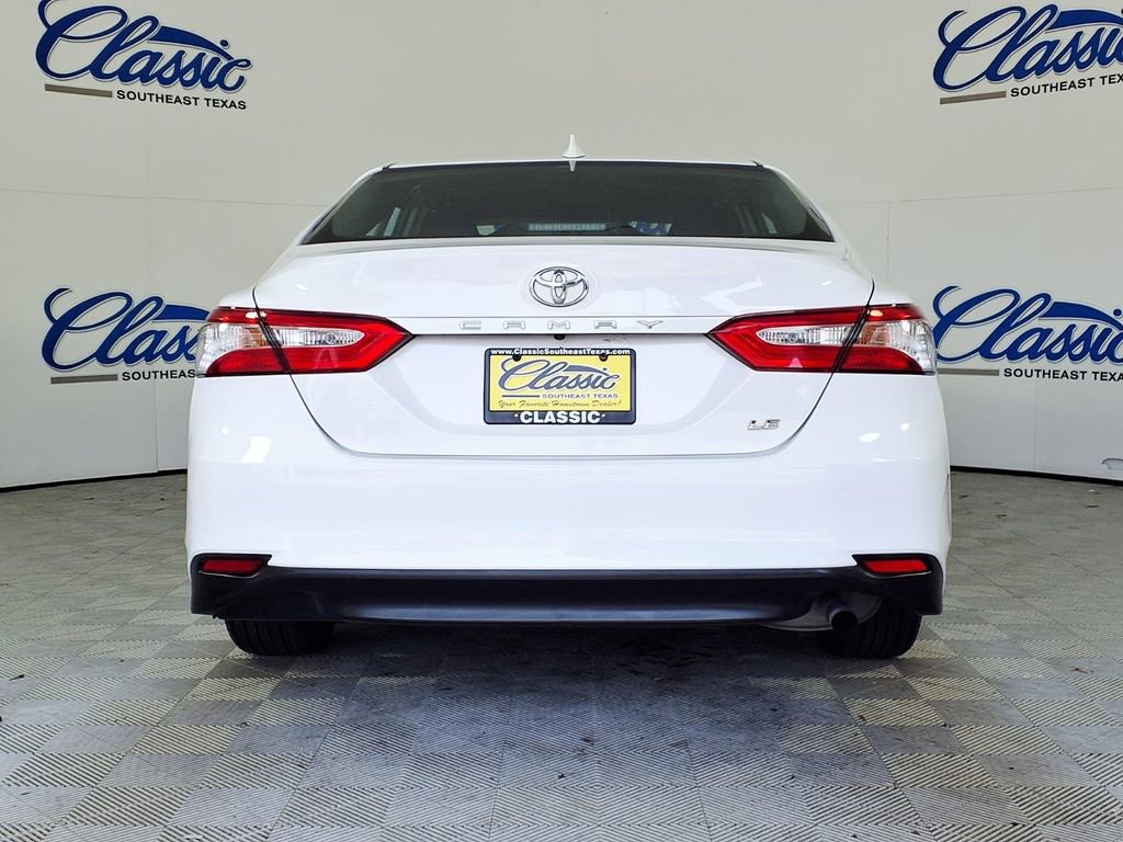 Used 2019 Toyota Camry LE FWD image 4