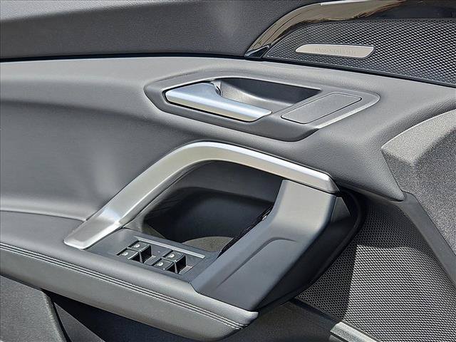 Certified 2025 Audi Q5 Premium AWD/4WD image 11