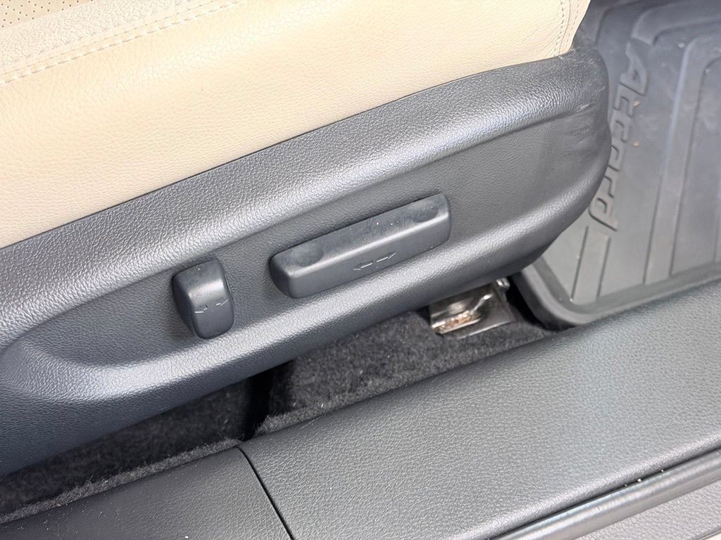 Used 2013 Honda Accord EX-L image 31