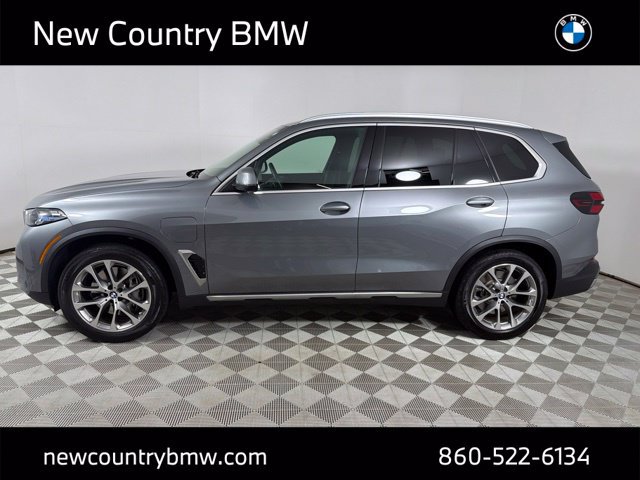 Certified 2026 BMW X5 xDrive50e w/ Premium Package AWD/4WD image 4
