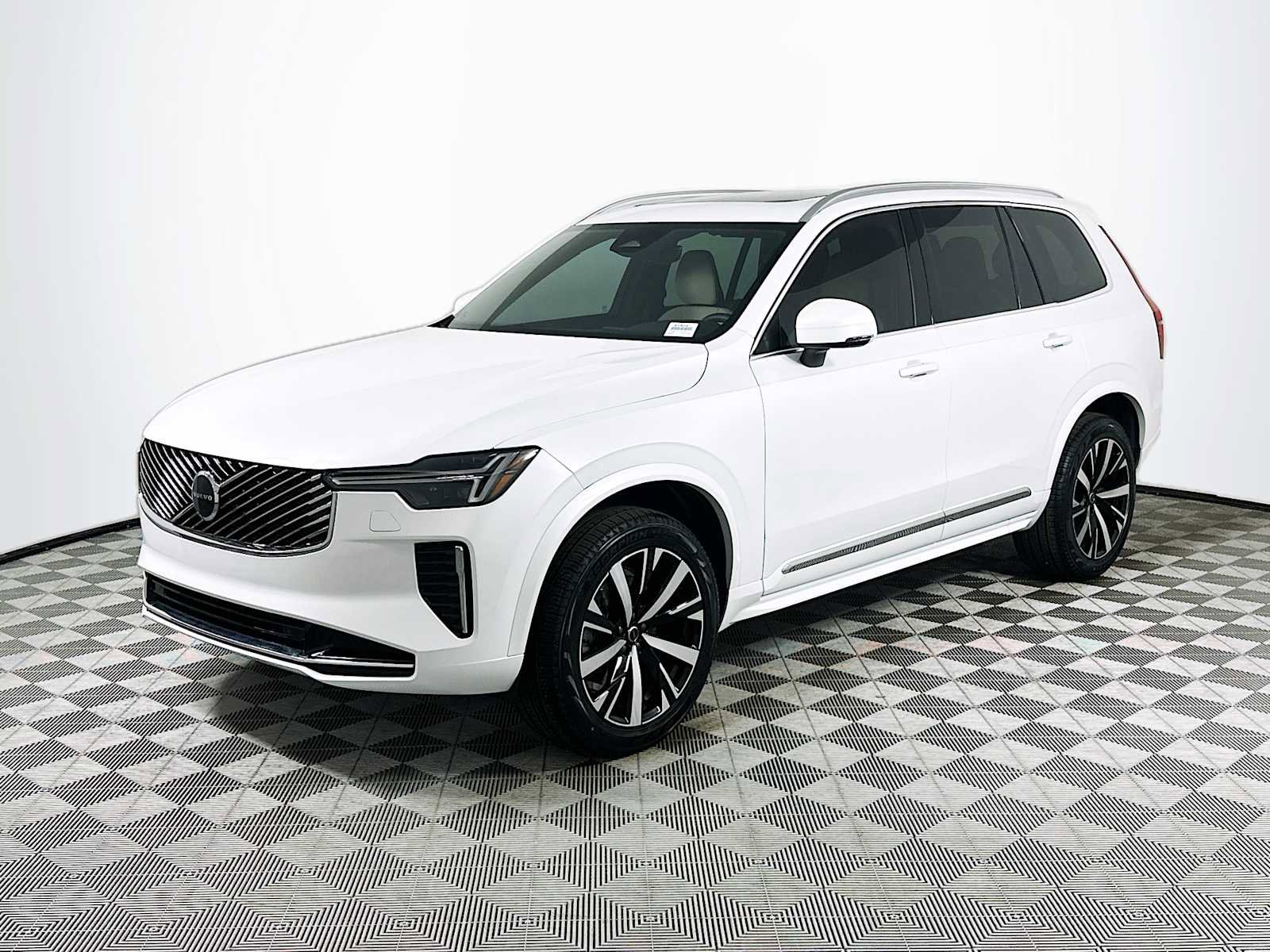 New 2026 Volvo XC90 B6 Core image 3