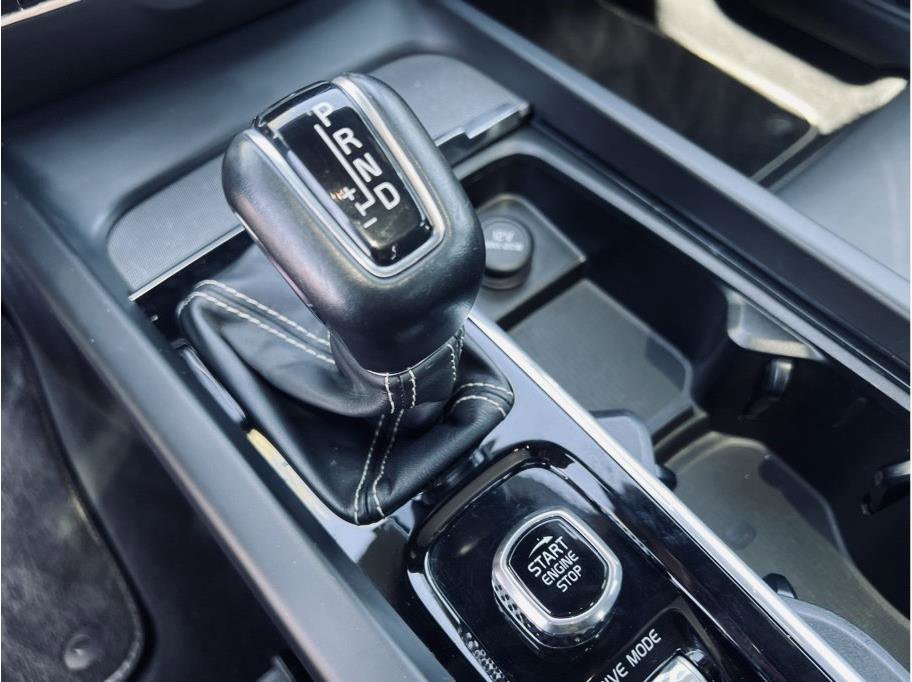 Used 2019 Volvo S60 T5 R-Design image 40