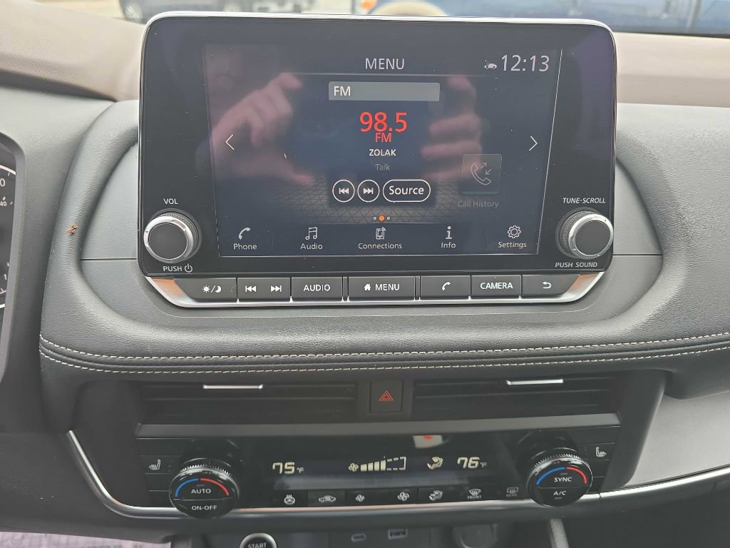 Used 2023 Nissan Rogue SV w/ SV Premium B Package image 24