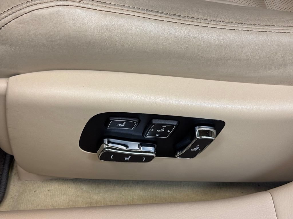 Used 2013 Lexus LS 460 AWD w/ Comfort Pkg image 12