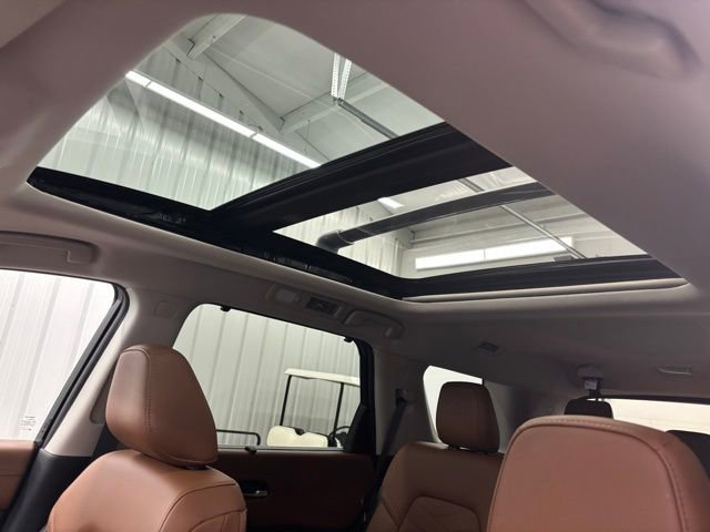 Used 2025 Nissan Pathfinder Platinum w/ Cargo Package image 33