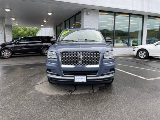 Used 2023 Lincoln Navigator Reserve AWD/4WD image 2