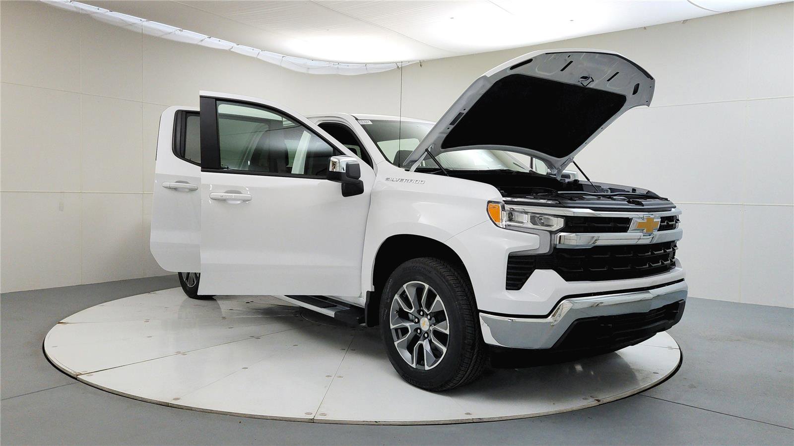 Used 2026 Chevrolet Silverado 1500 LT w/ Protection Package AWD/4WD image 9