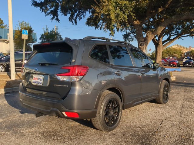 Used 2021 Subaru Forester Limited image 4