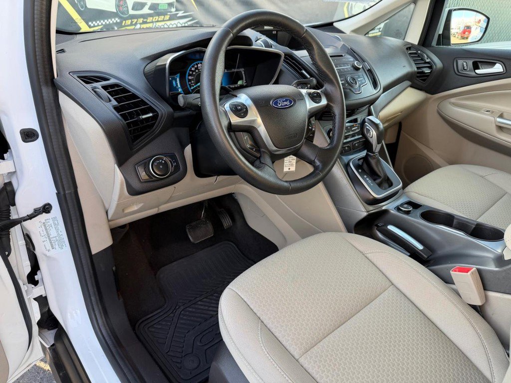 Used 2017 Ford C-MAX SE w/ Interior Protection Package image 16