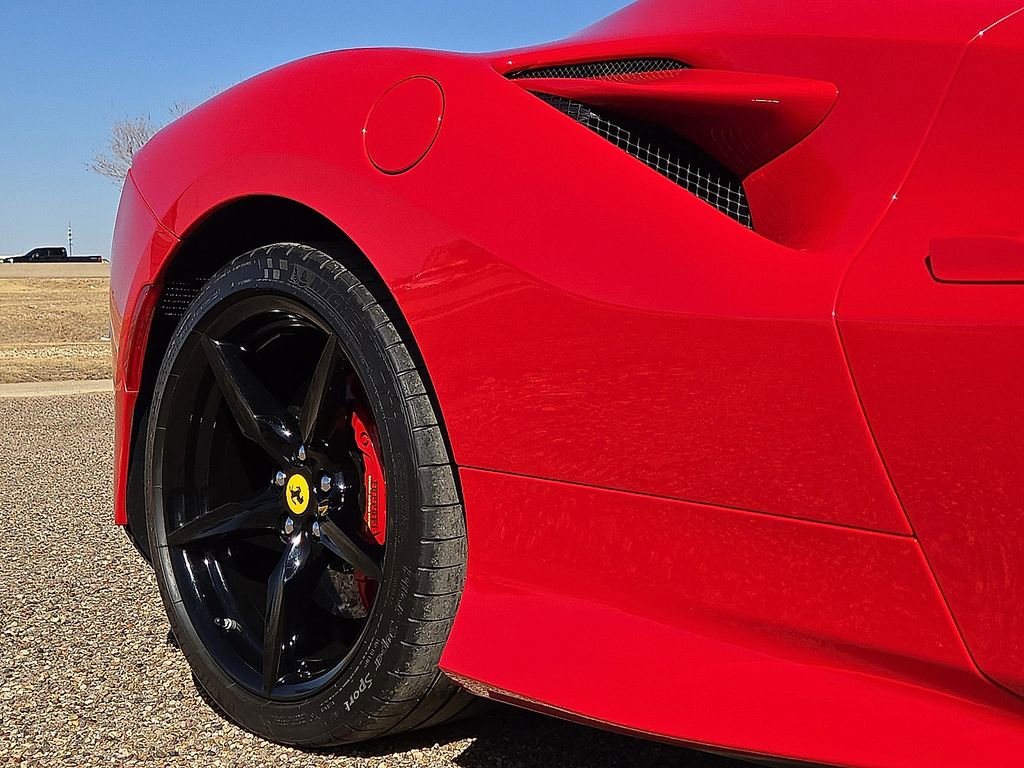 Used 2020 Ferrari F8 Tributo image 18