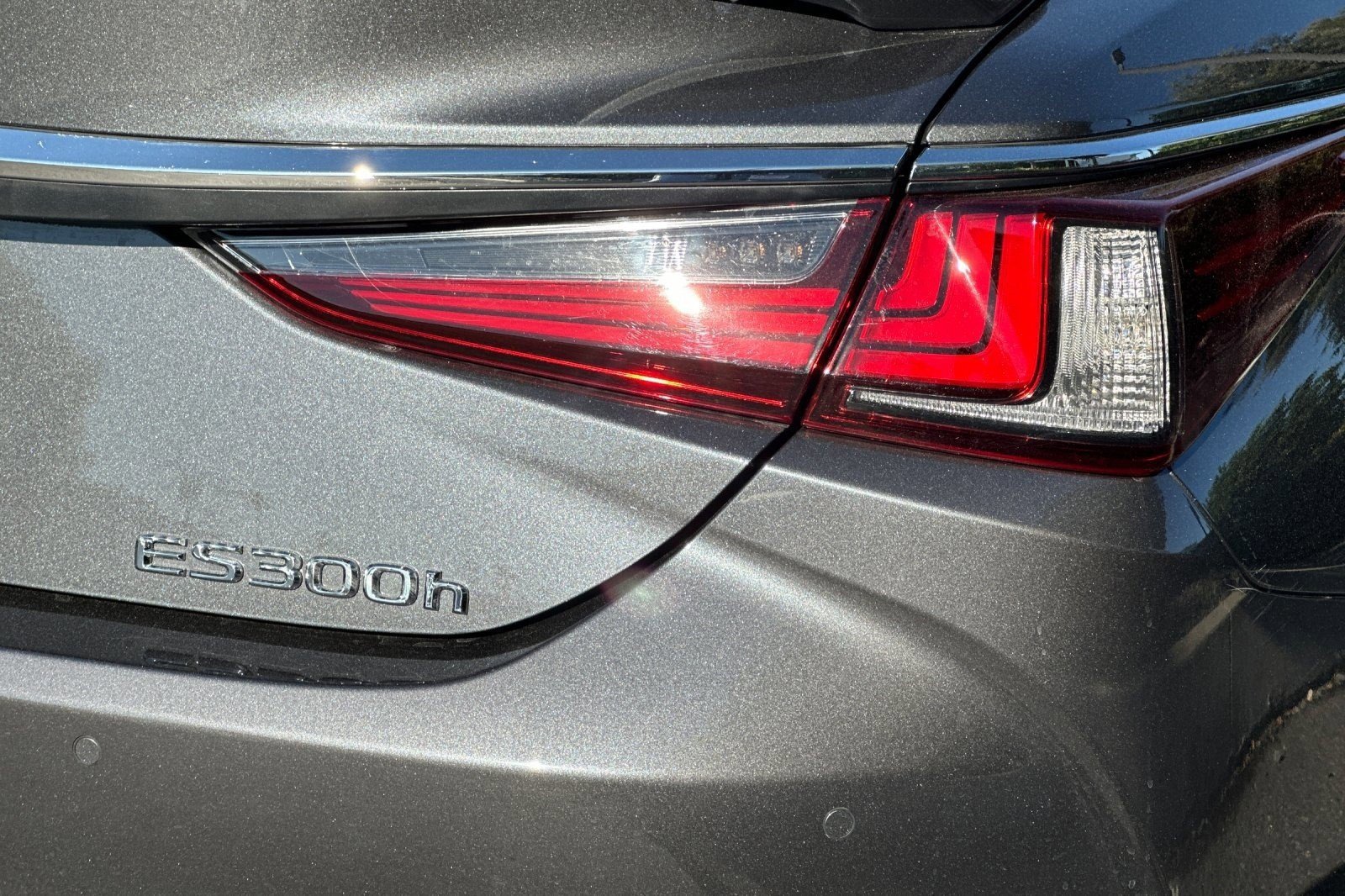 Certified 2025 Lexus ES 300h w/ Premium Package image 14