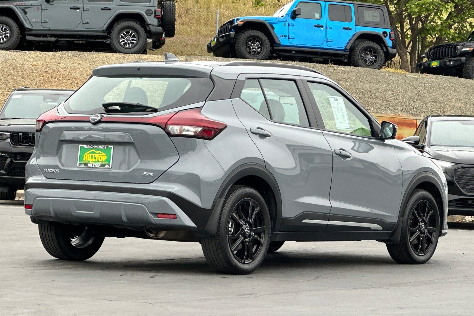 Used 2023 Nissan Kicks SR w/ SR Premium Package image 4