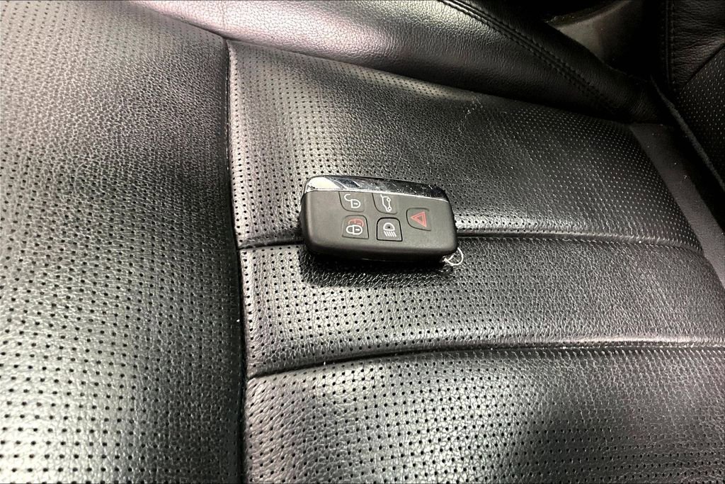 Used 2018 Land Rover Discovery Sport HSE AWD/4WD image 10
