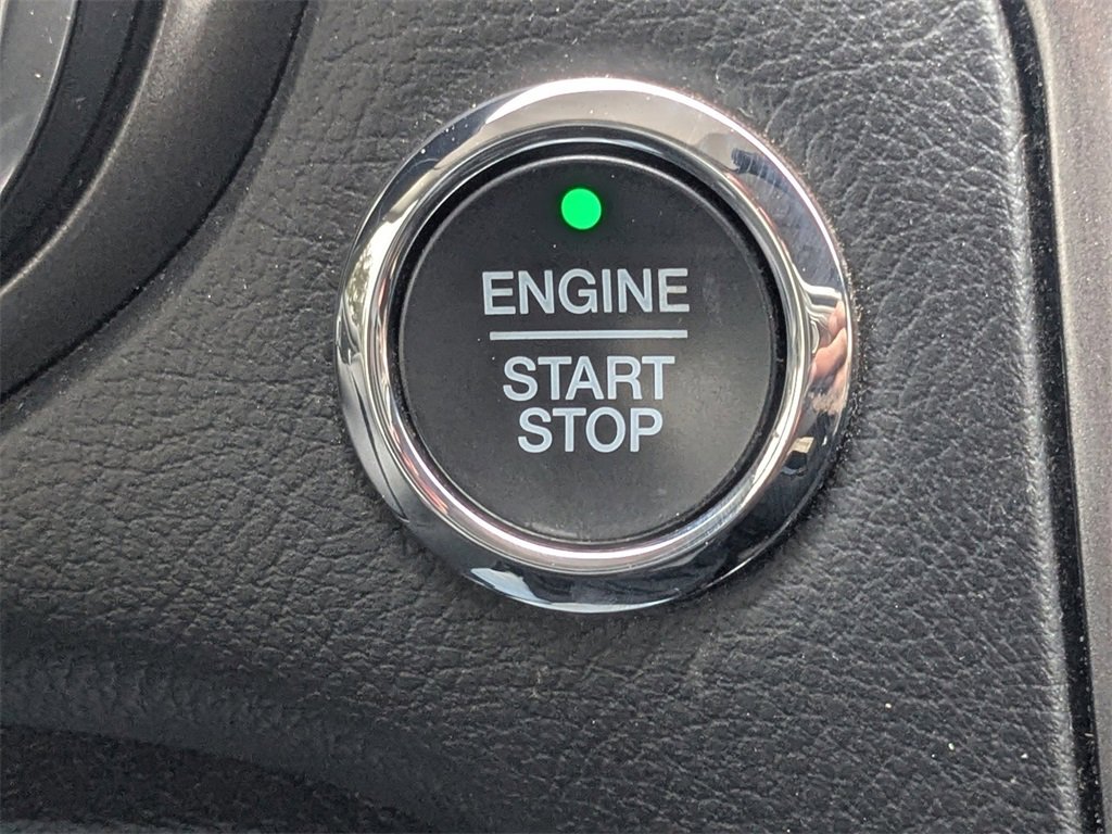 Used 2020 Ford Fusion SE image 30