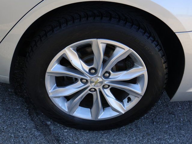 Used 2021 Chevrolet Malibu LT image 39