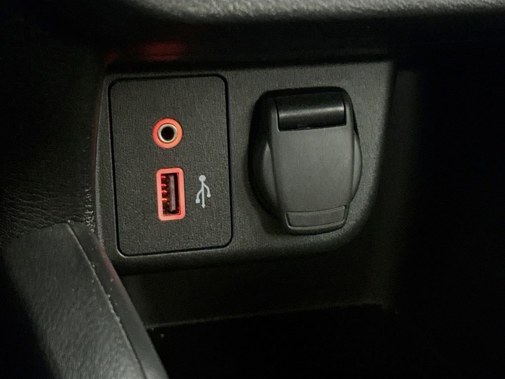 Used 2021 Nissan Versa SV w/ Electronics Package image 19