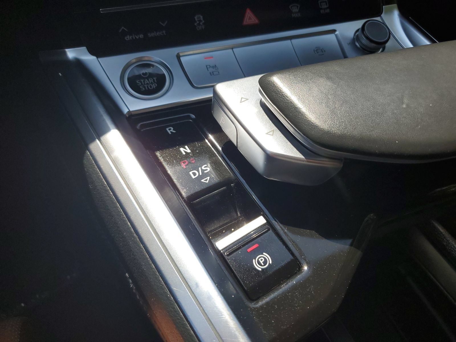 Used 2022 Audi e-tron Prestige w/ Prestige Package AWD/4WD image 27