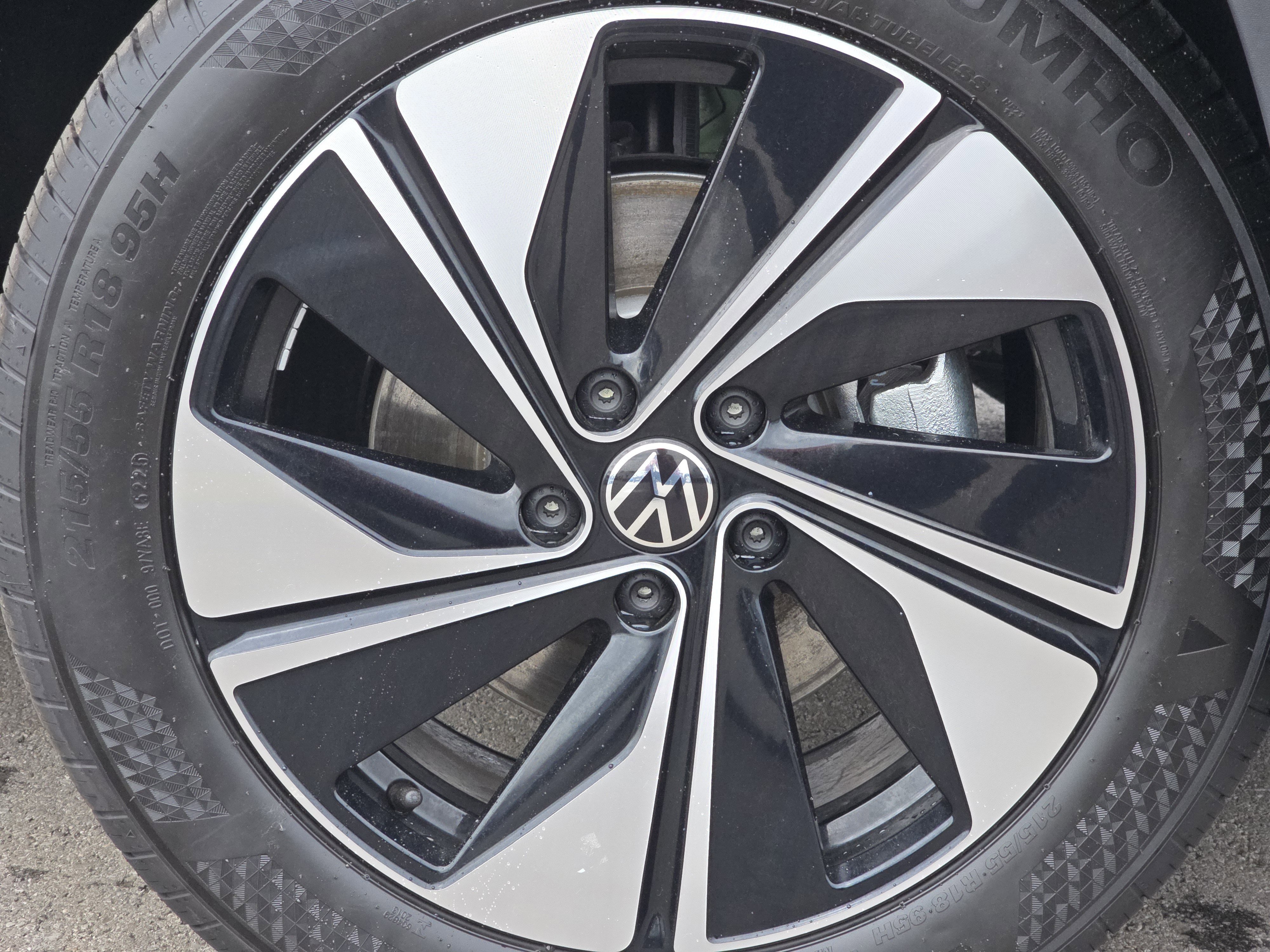 New 2026 Volkswagen Taos SE AWD/4WD image 16