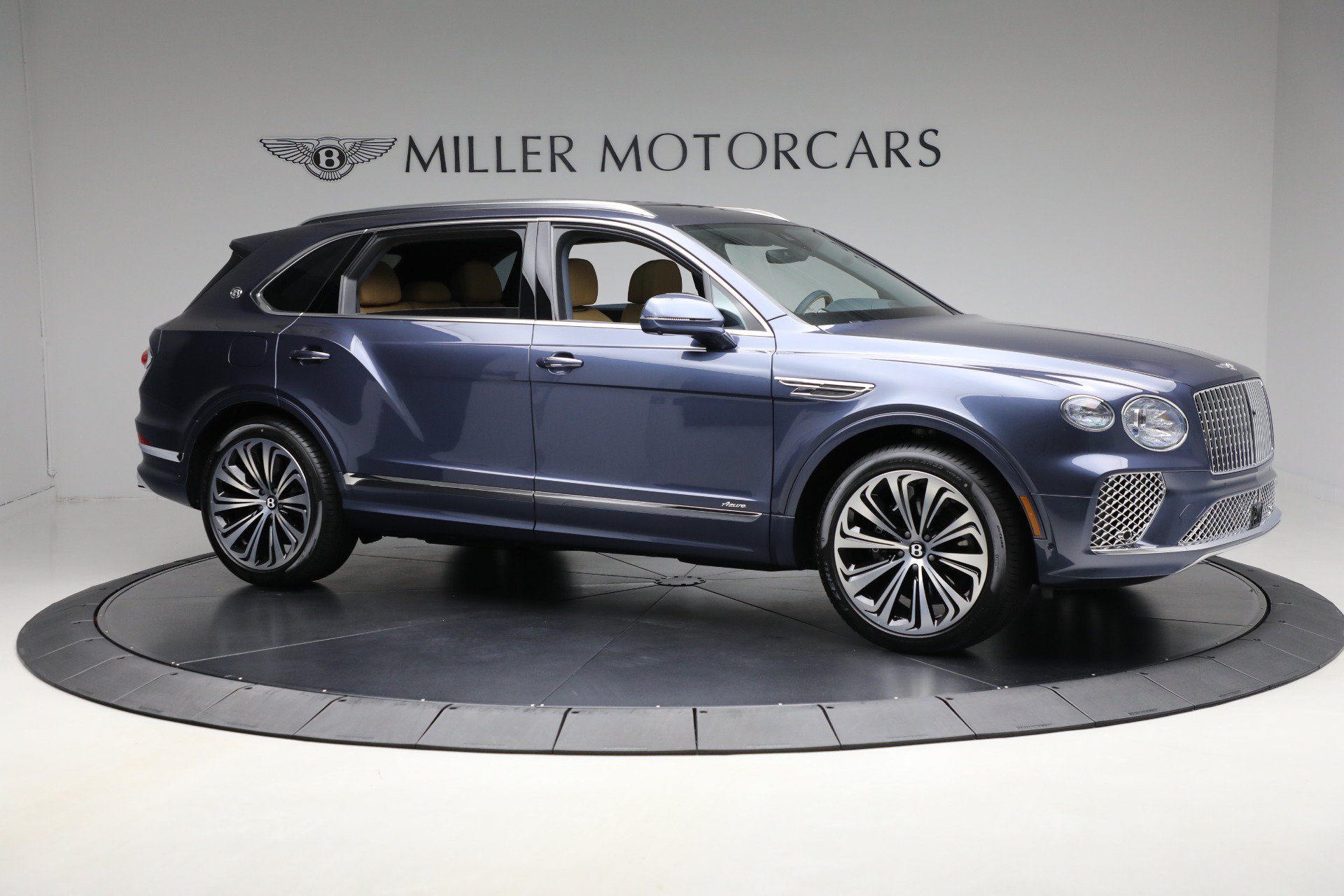Certified 2025 Bentley Bentayga Extended Wheelbase AWD/4WD image 10