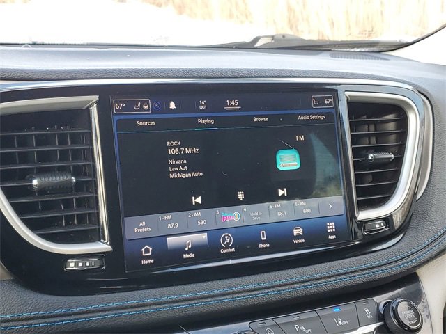 Used 2021 Chrysler Pacifica Touring-L image 13