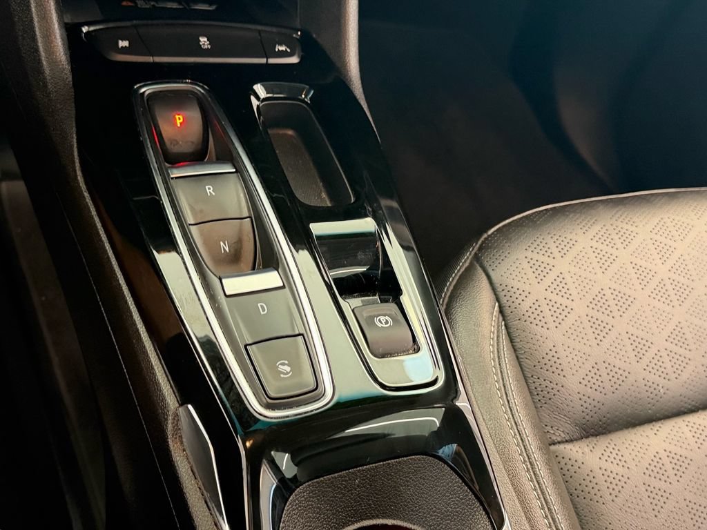 Certified 2023 Chevrolet Bolt LT w/ Infotainment Package FWD image 23