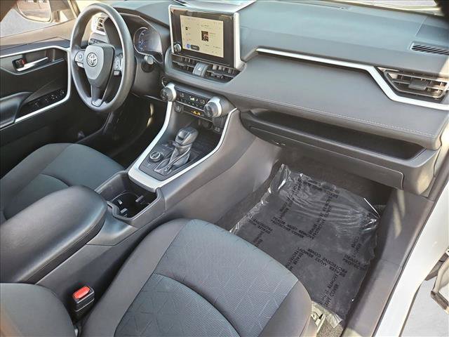 Used 2025 Toyota RAV4 XLE AWD/4WD image 27