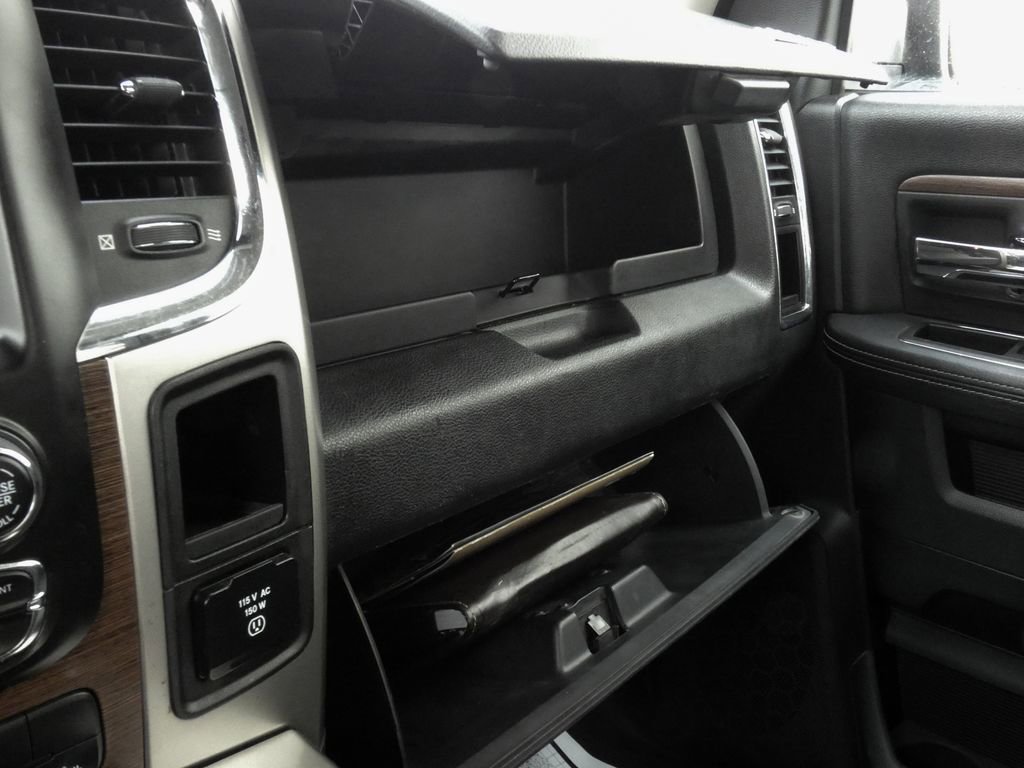 Used 2016 RAM 1500 Laramie w/ Convenience Group AWD/4WD image 28
