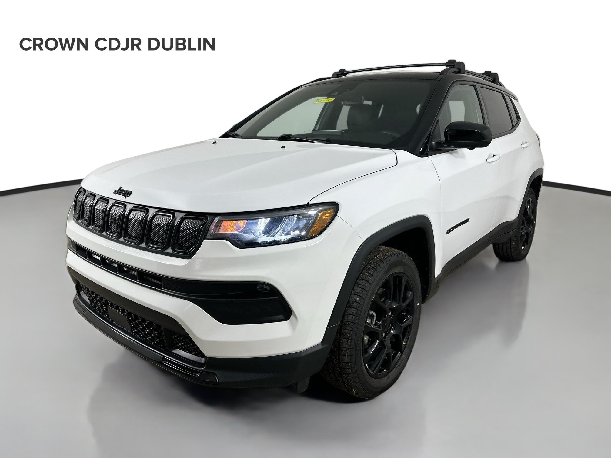Used 2022 Jeep Compass Latitude w/ Sun and Sound Group AWD/4WD image 1