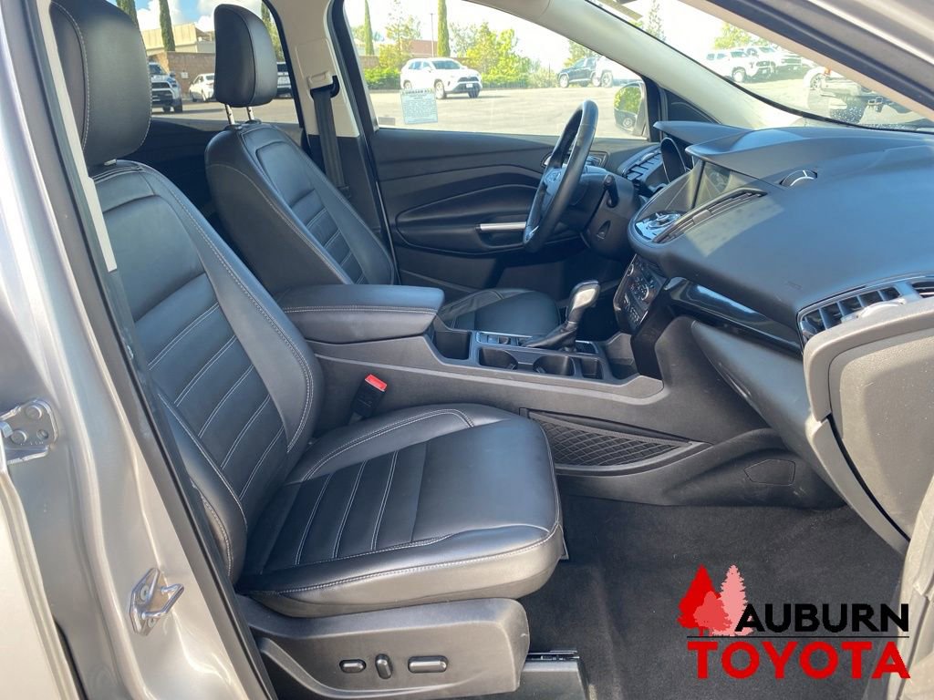 Used 2019 Ford Escape Titanium FWD image 16
