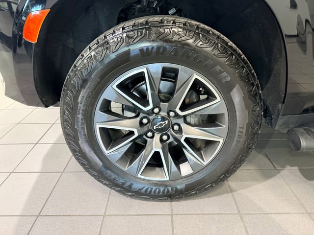 Certified 2024 Chevrolet Suburban Z71 w/ Luxury Package image 10